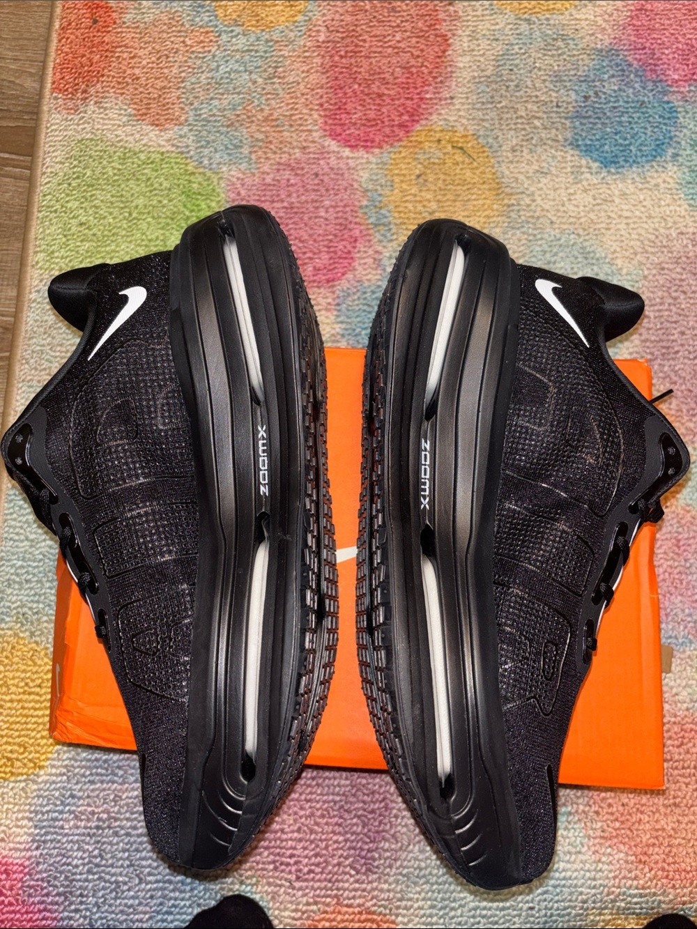 Nike Black and White Running Sneakers with Elevated Air Sole - Picture 4 of 7